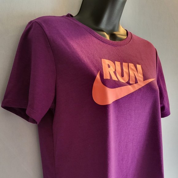 NIKE, The Nike Tee, Athletic Cut, Dri-fit Women Size Medium, Like New, EUC - Picture 3 of 7